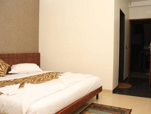 Отель Treebo Trend Royal Kourt Aurangabad Экстерьер фото