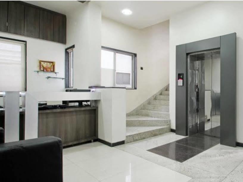 Отель Treebo Trend Royal Kourt Aurangabad Экстерьер фото