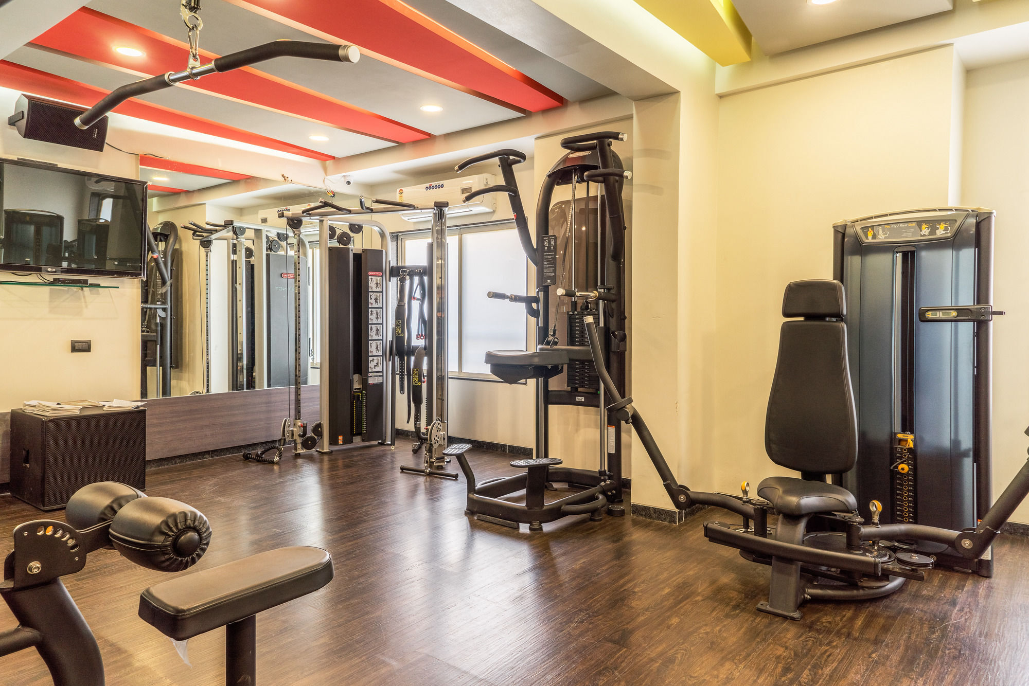 Отель Treebo Trend Royal Kourt Aurangabad Экстерьер фото